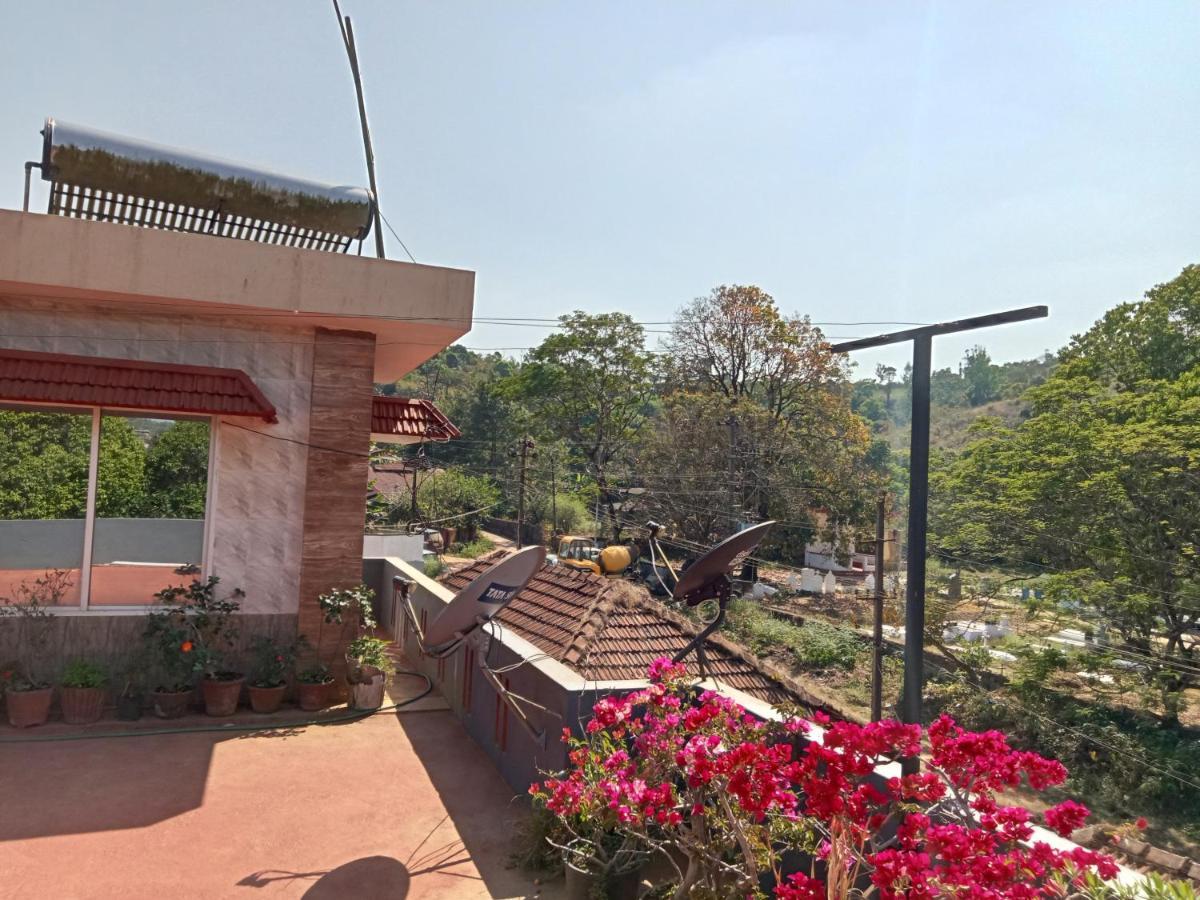 Krupa Homestay Madikeri Buitenkant foto